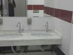 Konya Kapalı Halı Saha